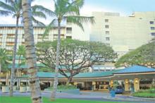 The front porte cochere at The Queen's Medical Center.