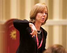 Tracy Cardin, ACNP-BC, FHM, chair of SHM’s NP-PA Committee, answers questions during the “Role of NPs and PAs in Hospitalist Medicine” pre-course at HM15.